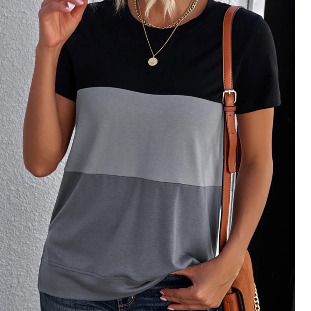 Black & Grey Color Block T-Shirt – Side Slits – Women’s Small